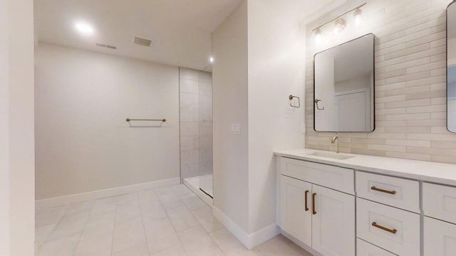 5006 Chestnut Grove Drive, Champaign, IL 61822