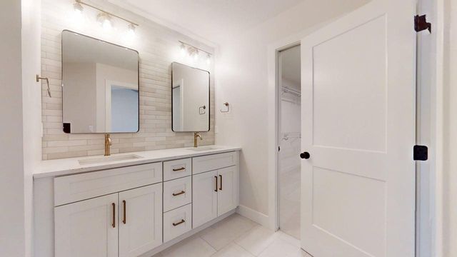 5006 Chestnut Grove Drive, Champaign, IL 61822