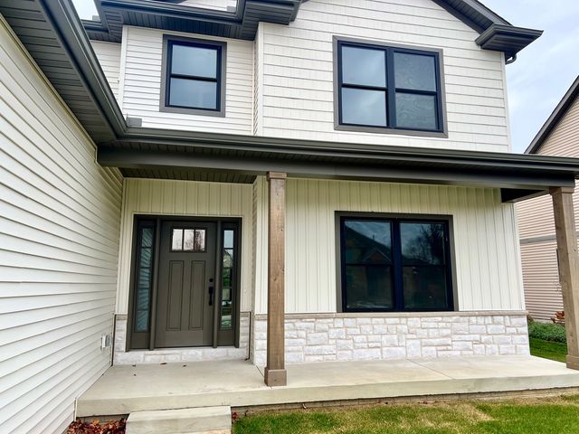 5006 Chestnut Grove Drive, Champaign, IL 61822