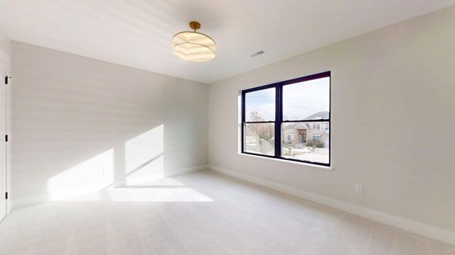 5006 Chestnut Grove Drive, Champaign, IL 61822