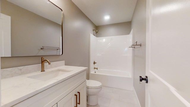 5006 Chestnut Grove Drive, Champaign, IL 61822