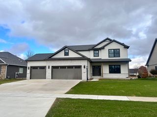 5006 Chestnut Grove Drive, Champaign, IL 61822