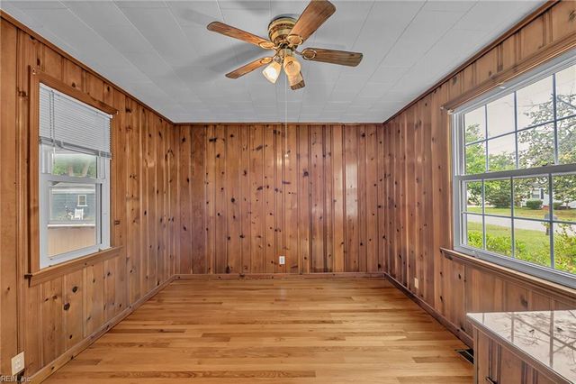 607 Fairview LN, Portsmouth, VA 23702