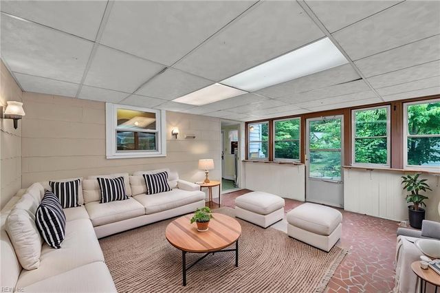 607 Fairview LN, Portsmouth, VA 23702