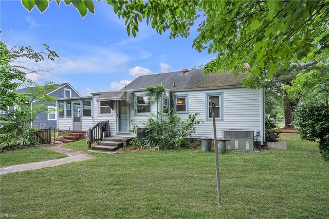 607 Fairview LN, Portsmouth, VA 23702