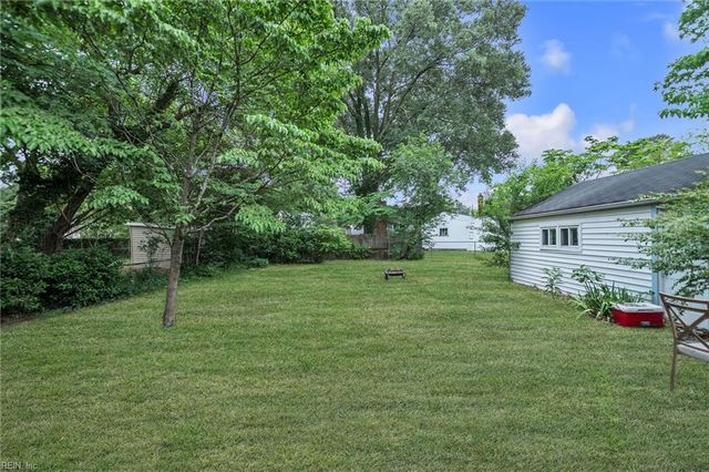 607 Fairview LN, Portsmouth, VA 23702