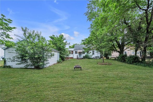 607 Fairview LN, Portsmouth, VA 23702