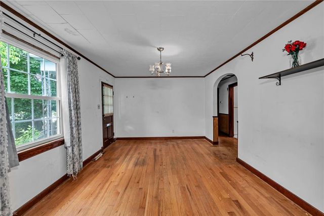 607 Fairview LN, Portsmouth, VA 23702