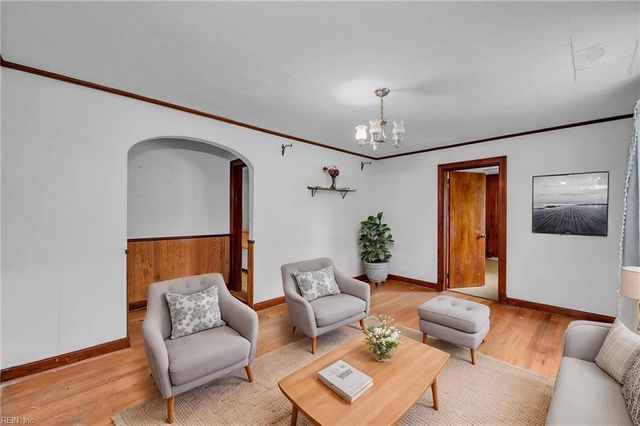 607 Fairview LN, Portsmouth, VA 23702