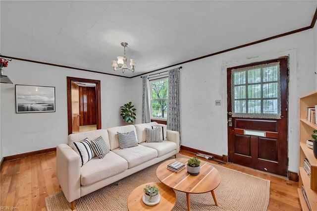 607 Fairview LN, Portsmouth, VA 23702