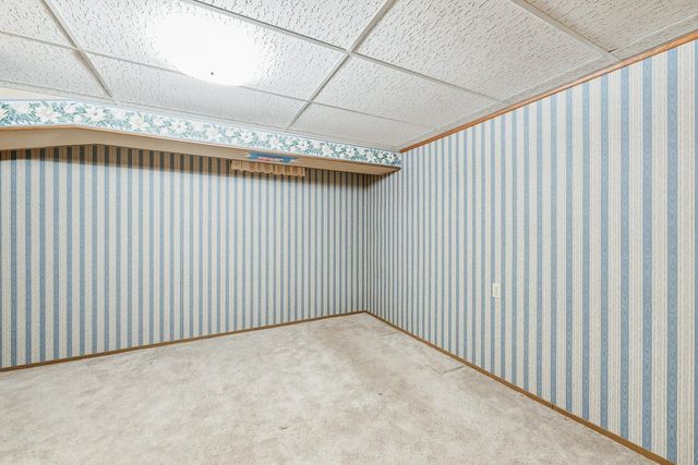 1209 N Sunset Dr, Mulvane, KS 67110