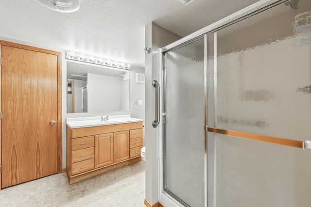 1209 N Sunset Dr, Mulvane, KS 67110