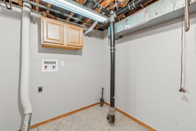 1209 N Sunset Dr, Mulvane, KS 67110