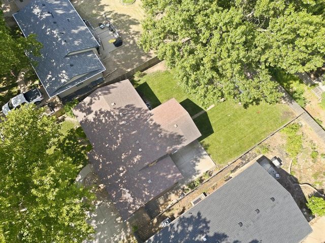 1209 N Sunset Dr, Mulvane, KS 67110