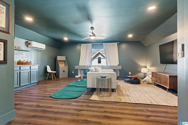 65 HAWTHORN STREET, Birmingham, AL 35242