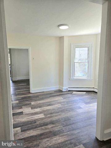 825 MAPLE AVE, Phoenixville, PA 19460