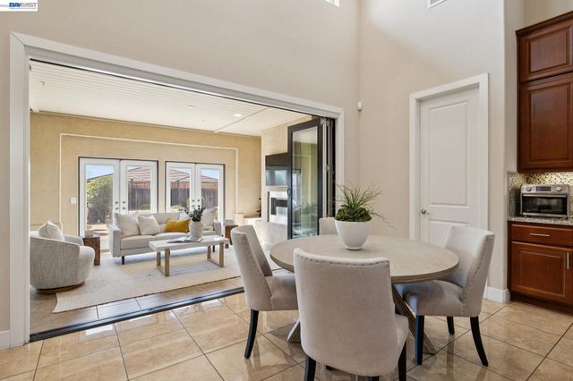 73 Stonebrae Rd, Hayward, CA 94542