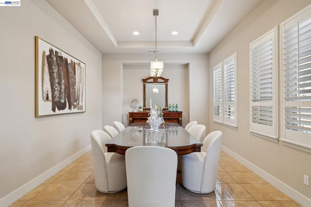 73 Stonebrae Rd, Hayward, CA 94542