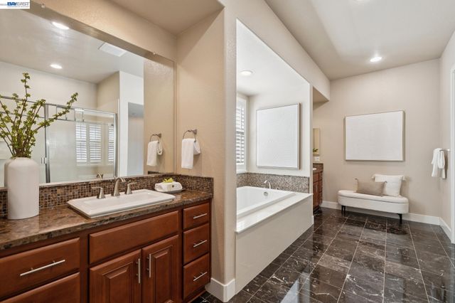 73 Stonebrae Rd, Hayward, CA 94542