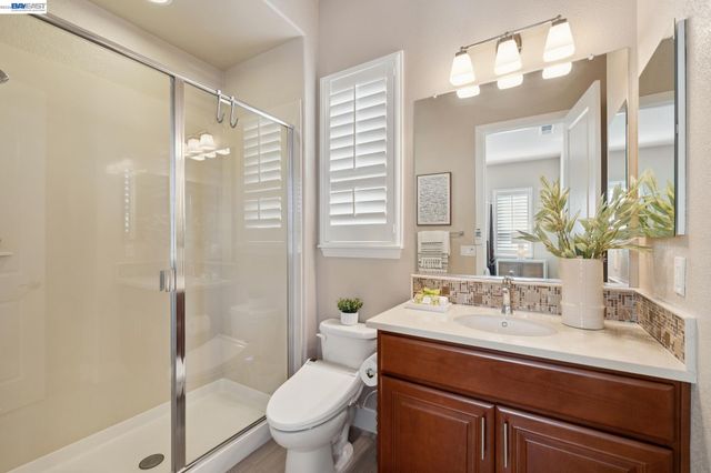 73 Stonebrae Rd, Hayward, CA 94542