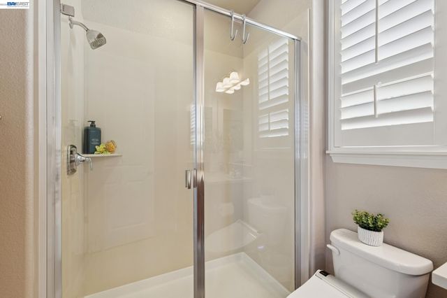 73 Stonebrae Rd, Hayward, CA 94542