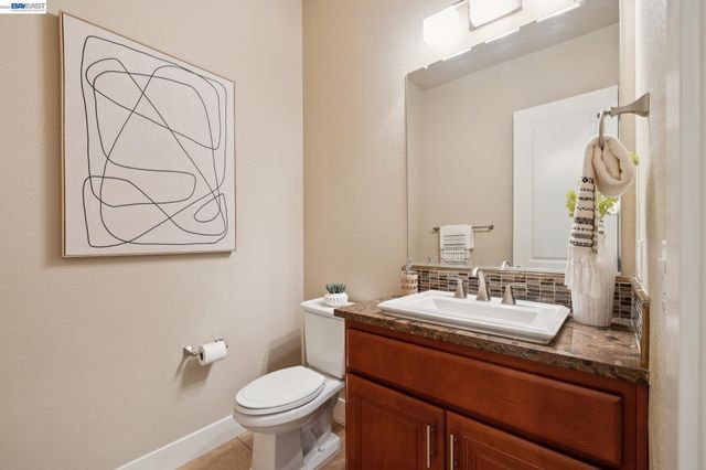 73 Stonebrae Rd, Hayward, CA 94542