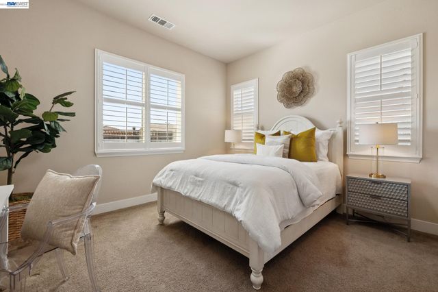 73 Stonebrae Rd, Hayward, CA 94542