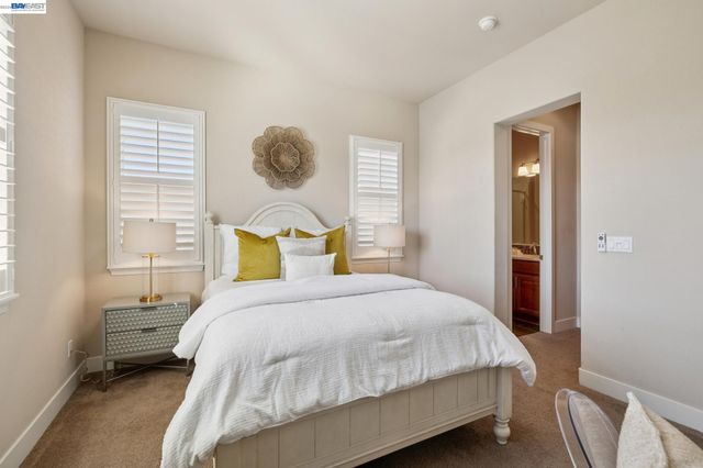 73 Stonebrae Rd, Hayward, CA 94542