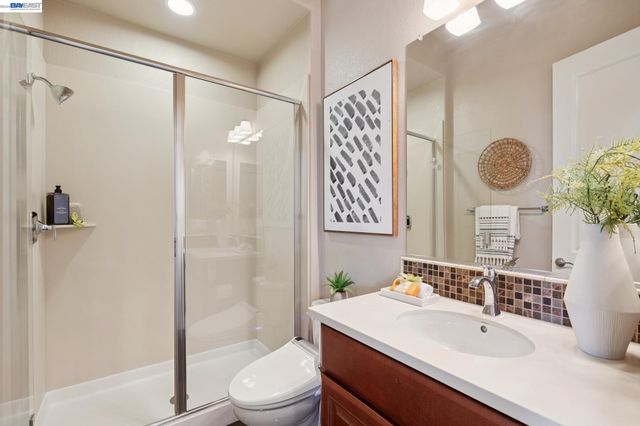 73 Stonebrae Rd, Hayward, CA 94542