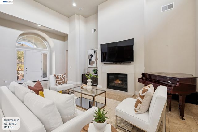 73 Stonebrae Rd, Hayward, CA 94542