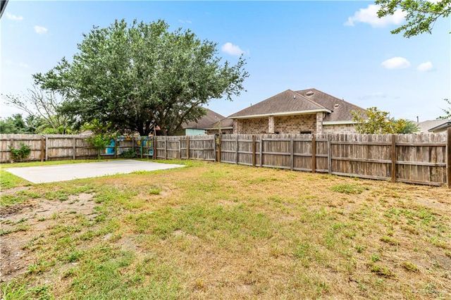 1413 N Santa Fe Street N, Alton, TX 78573