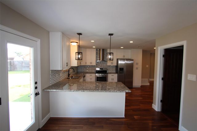 2427 Droxford Drive, Houston, TX 77008