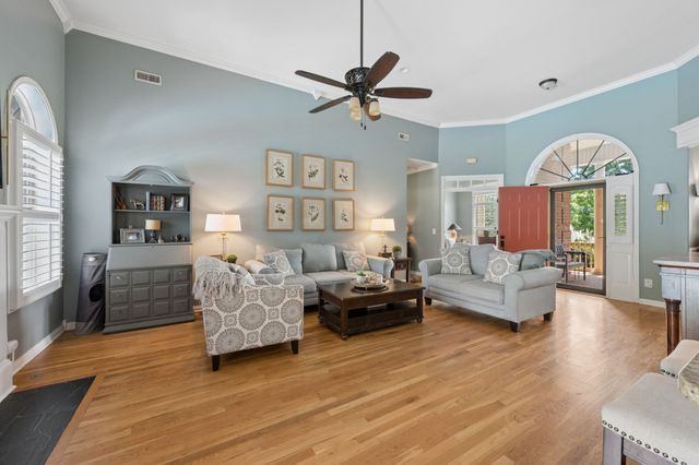 2754 Jutes Dr, Thompsons Station, TN 37179
