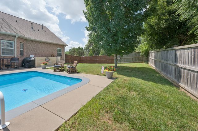 2754 Jutes Dr, Thompsons Station, TN 37179
