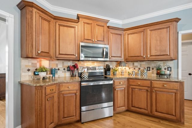2754 Jutes Dr, Thompsons Station, TN 37179