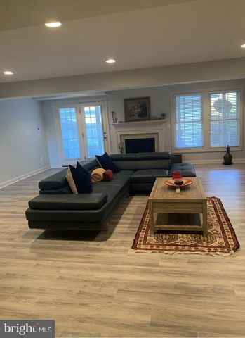 2653 HELMSMAN LN, Woodbridge, VA 22191