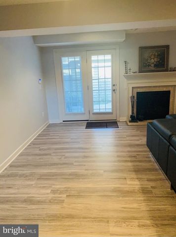 2653 HELMSMAN LN, Woodbridge, VA 22191