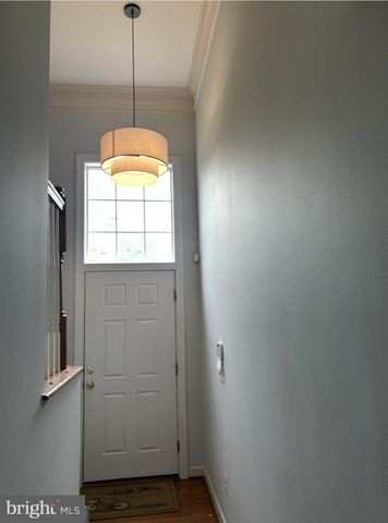 2653 HELMSMAN LN, Woodbridge, VA 22191