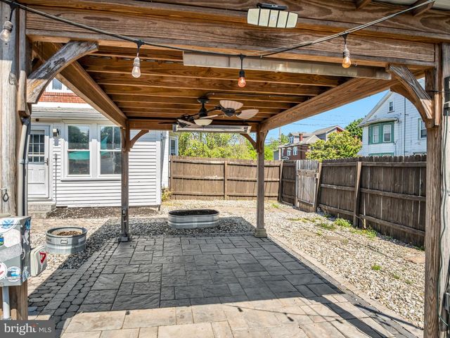 142 E MAPLE ST, Lebanon, PA 17046