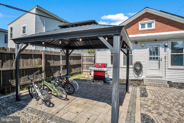 142 E MAPLE ST, Lebanon, PA 17046