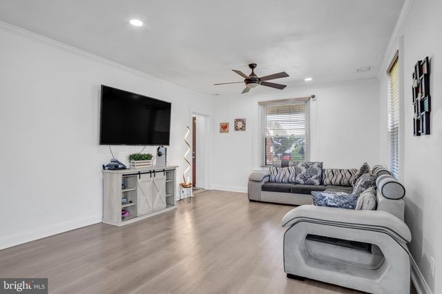 142 E MAPLE ST, Lebanon, PA 17046