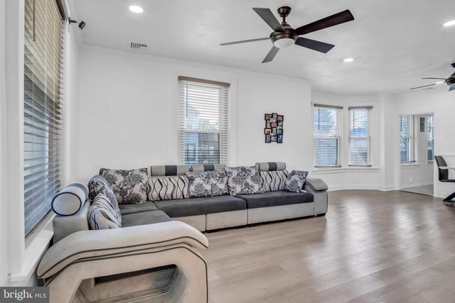 142 E MAPLE ST, Lebanon, PA 17046