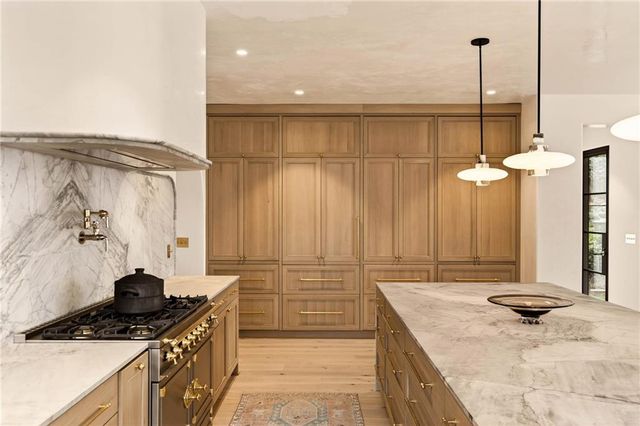 419 Brentwood Drive NE, Atlanta, GA 30305