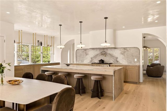 419 Brentwood Drive NE, Atlanta, GA 30305