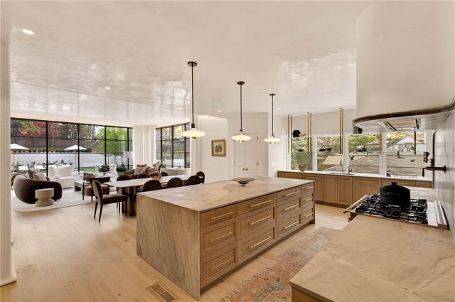 419 Brentwood Drive NE, Atlanta, GA 30305