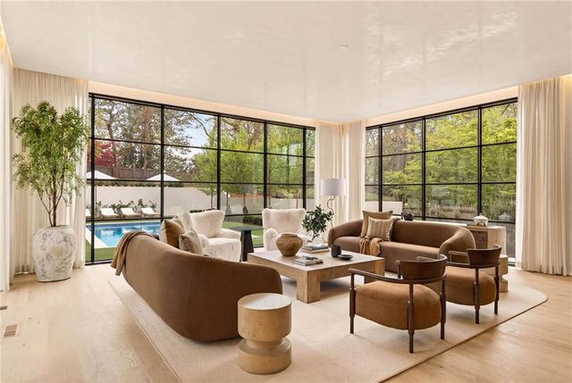 419 Brentwood Drive NE, Atlanta, GA 30305