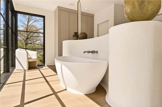 419 Brentwood Drive NE, Atlanta, GA 30305