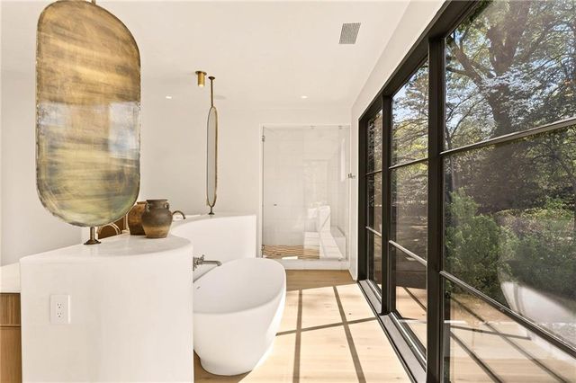 419 Brentwood Drive NE, Atlanta, GA 30305