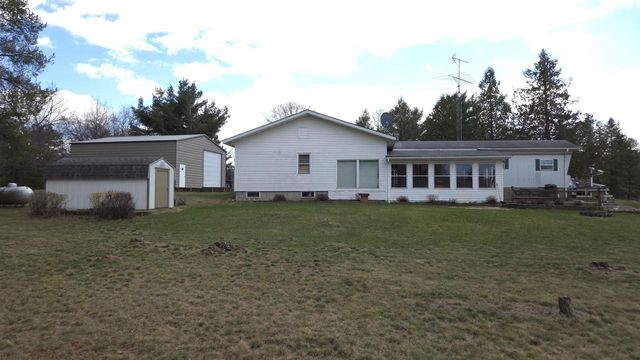 2284 Pine Drive, Friendship, WI 53934