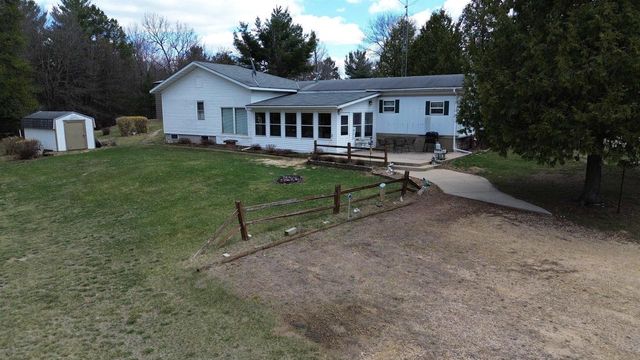 2284 Pine Drive, Friendship, WI 53934